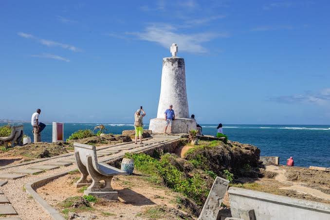 Vasco da Gama Pillar & Old Town Walk